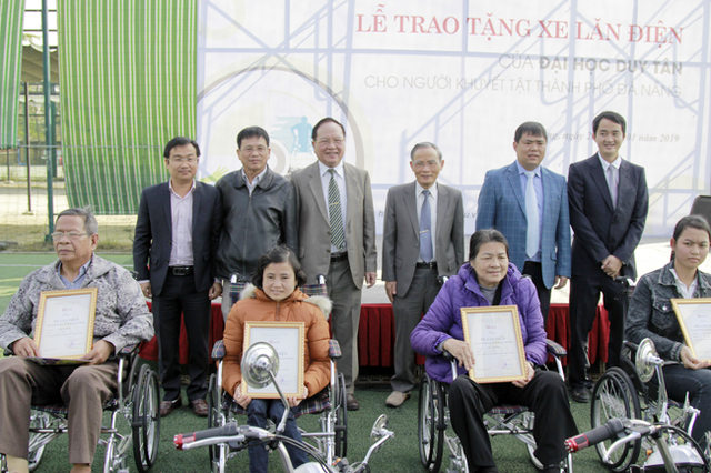 Đại học Duy Tân chế tạo xe lăn điện cho người khuyết tật Đà Nẵng