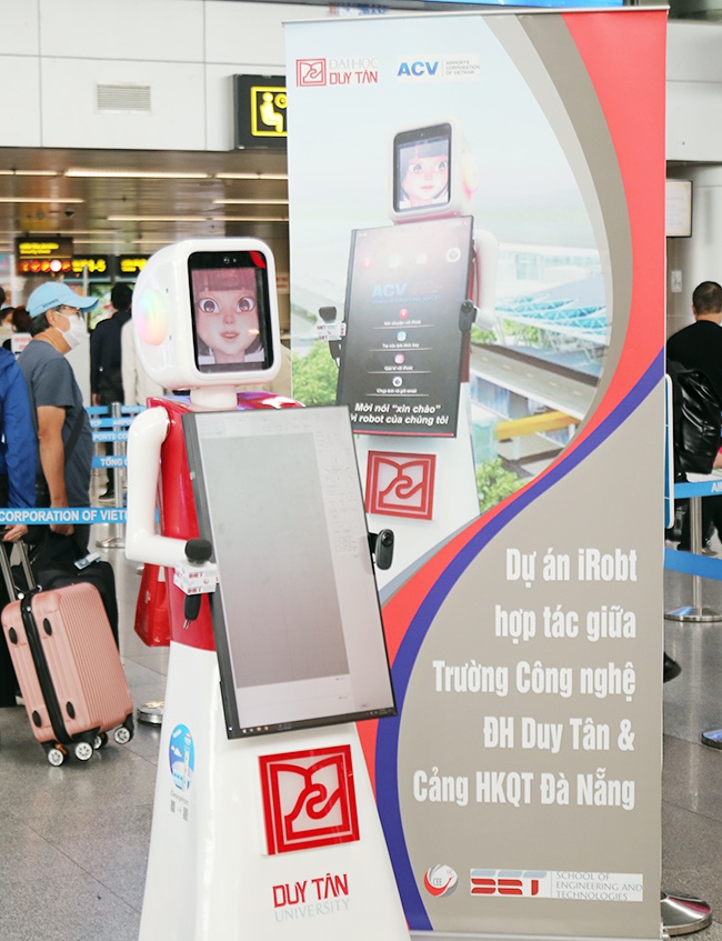 Robot của ĐH Duy Tân chạy thử nghiệm tại sân bay Đà Nẵng