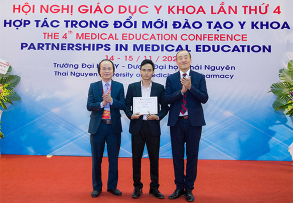 Sinh viên y khoa DTU giành giải nhất cuộc thi viết tiểu luận